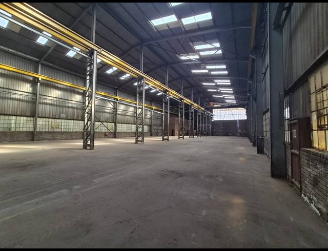 2,400M² WAREHOUSE TO LET IN WADEVILLE